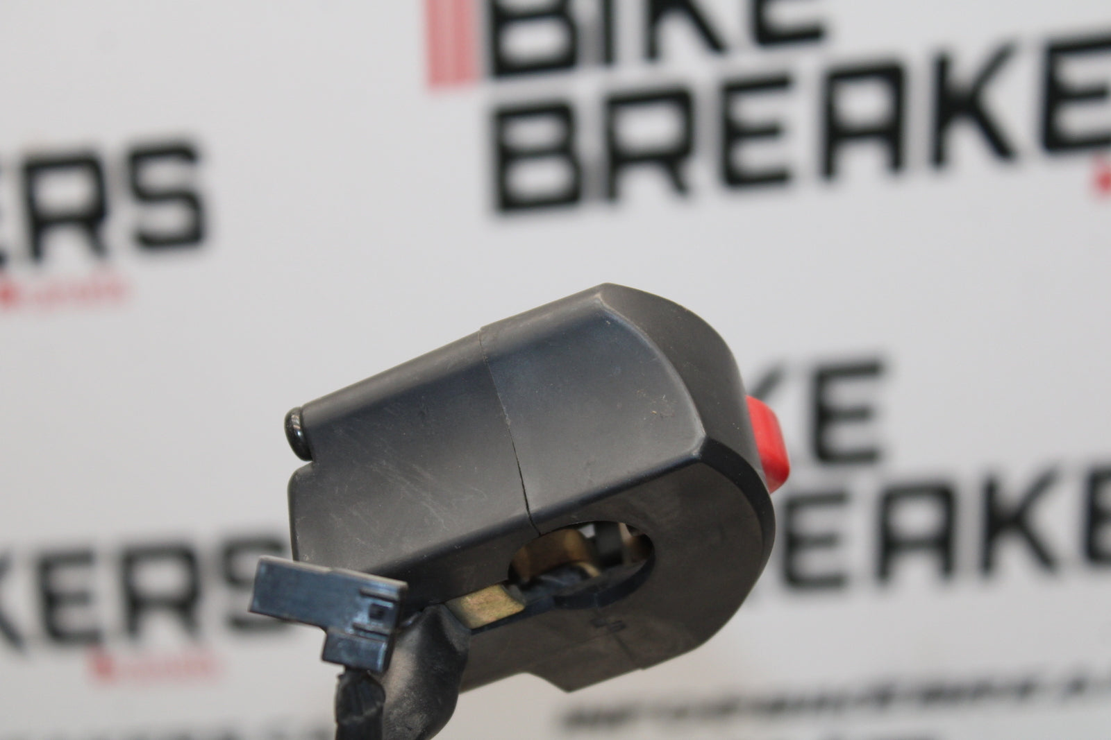 04-05 KAWASAKI NINJA ZX10R RIGHT CLIP ON HANDLE KILL OFF START SWITCHES BB163