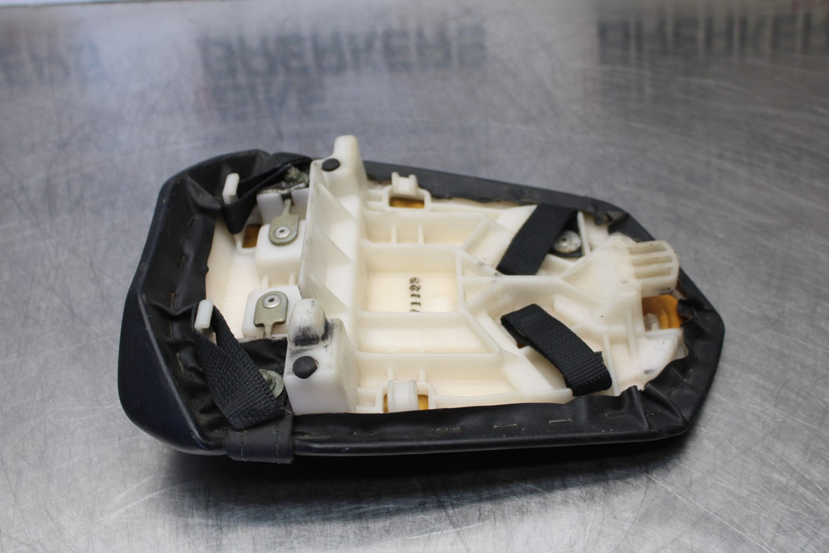 04-05 YAMAHA YZF R1 REAR BACK PASSENGER TANDEM SEAT PAD SADDLE PILLION BB173
