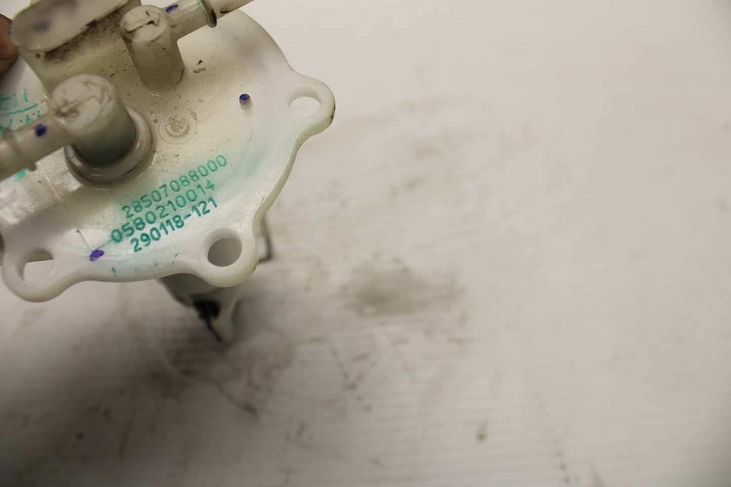 18-20 HUSQVARNA VITPILEN 401 FUEL PUMP GAS PETROL SENDER UNIT BB248