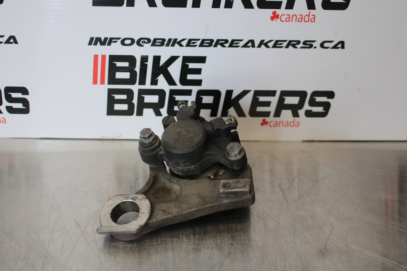 07-08 YAMAHA YZF R1 REAR BACK BRAKE CALIPER W MOUNT BRACKET BB160