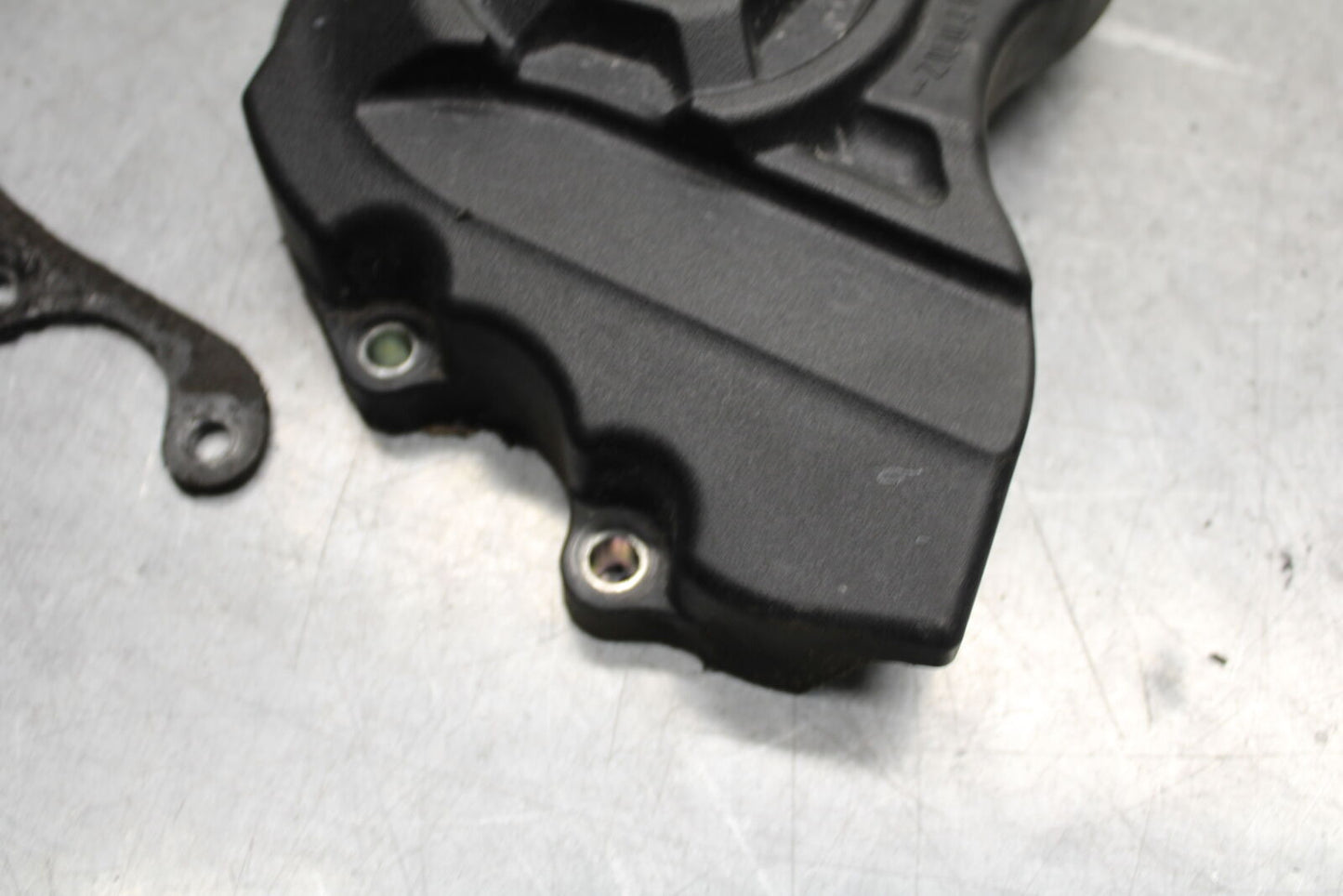 16 KAWASAKI NINJA ZX10R ENGINE SPROCKET COVER BB650