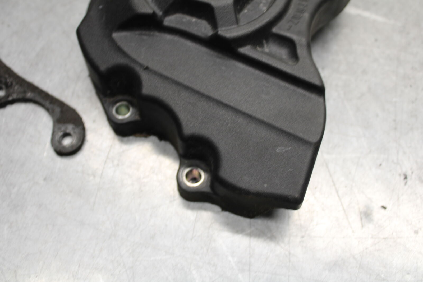 16 KAWASAKI NINJA ZX10R ENGINE SPROCKET COVER BB650