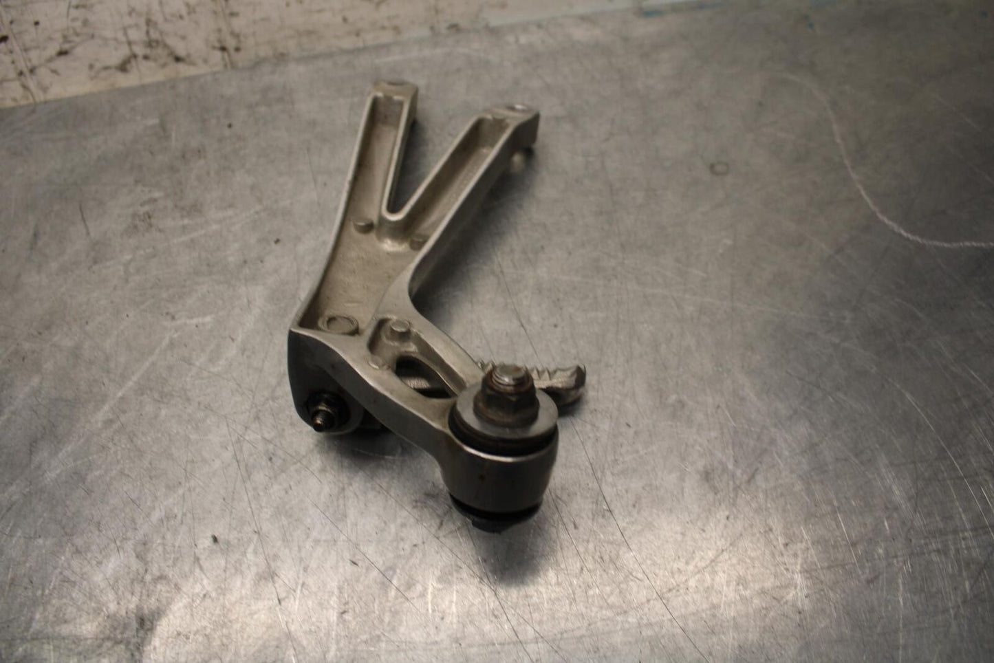 2001 Yamaha YZF R6 RIGHT REAR BACK PASSENGER PEG 5EB-27440-00-00 BB68