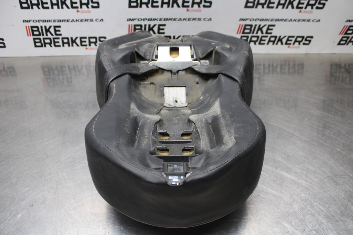 08 HARLEY-DAVIDSON SPORTSTER 1200 FRONT REAR SEAT SADDLE BB794