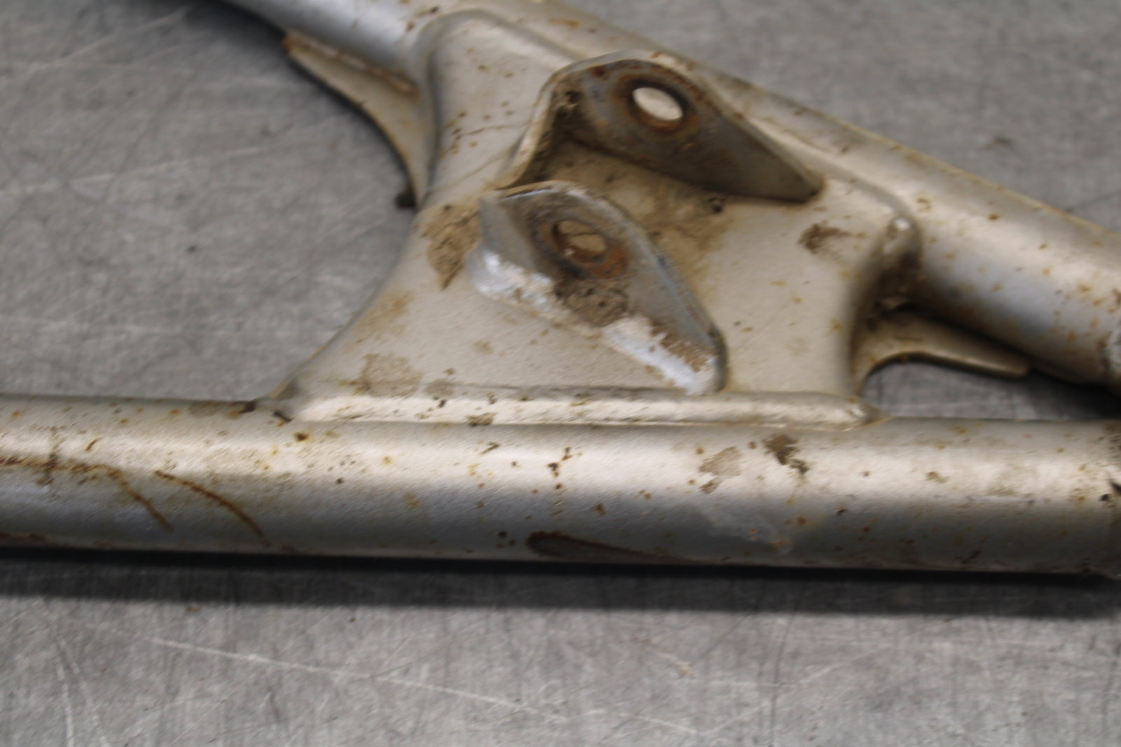 01-05 YAMAHA RAPTOR 660R FRONT LOWER UPPER RIGHT CONTROL A ARMS  BB695