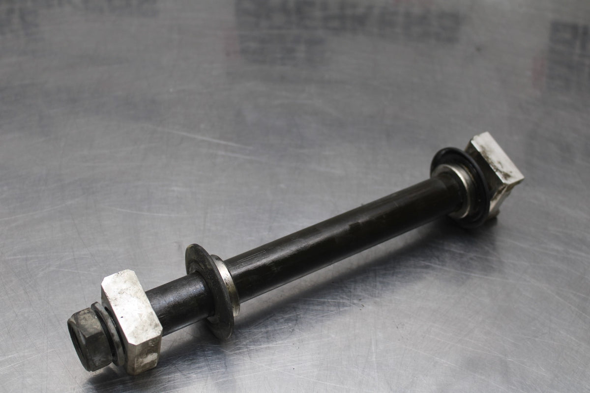 05 YAMAHA YZF R6 REAR AXLE BACK WHEEL RIM PIVOT BOLT AXEL BB858