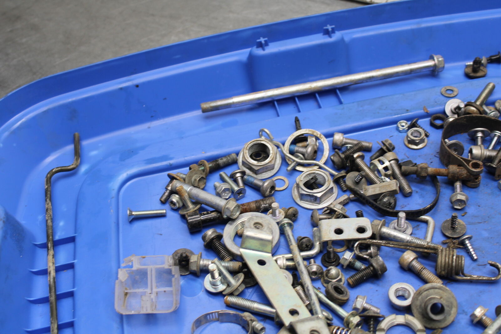 06-07 SUZUKI GSXR750 MOUNTING BOLTS HARDWARE MOTOR SCREWS BB670