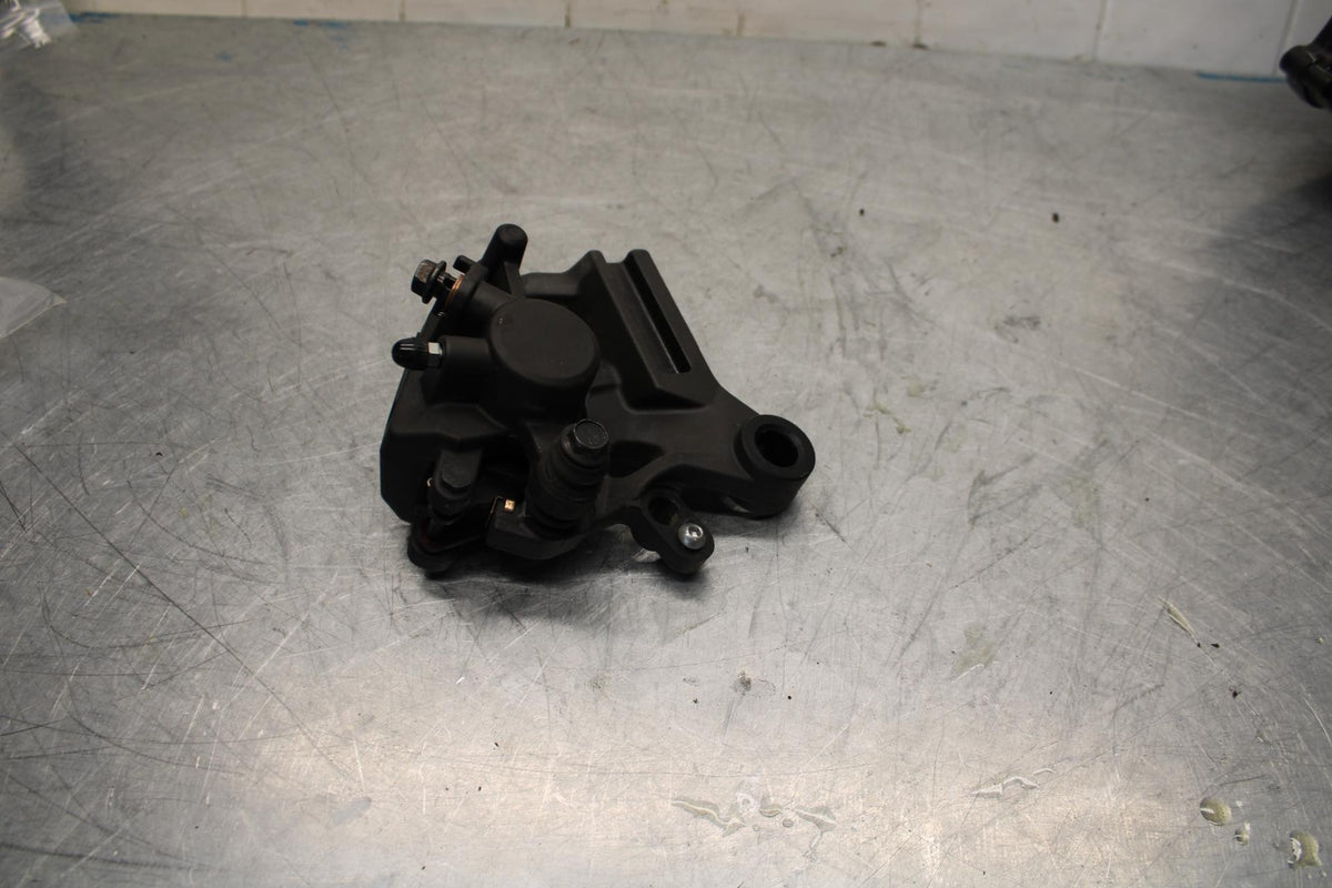 17-18 YAMAHA YZF R3 REAR BACK BRAKE CALIPER W MOUNT BRACKET BB438
