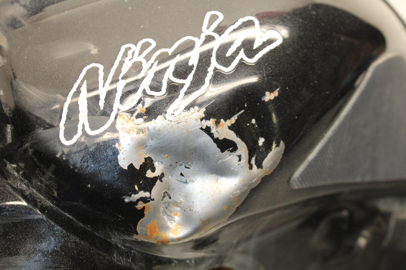 16-20 KAWASAKI ZX10R GAS TANK FUEL CELL PETROL RESERVOIR BB591