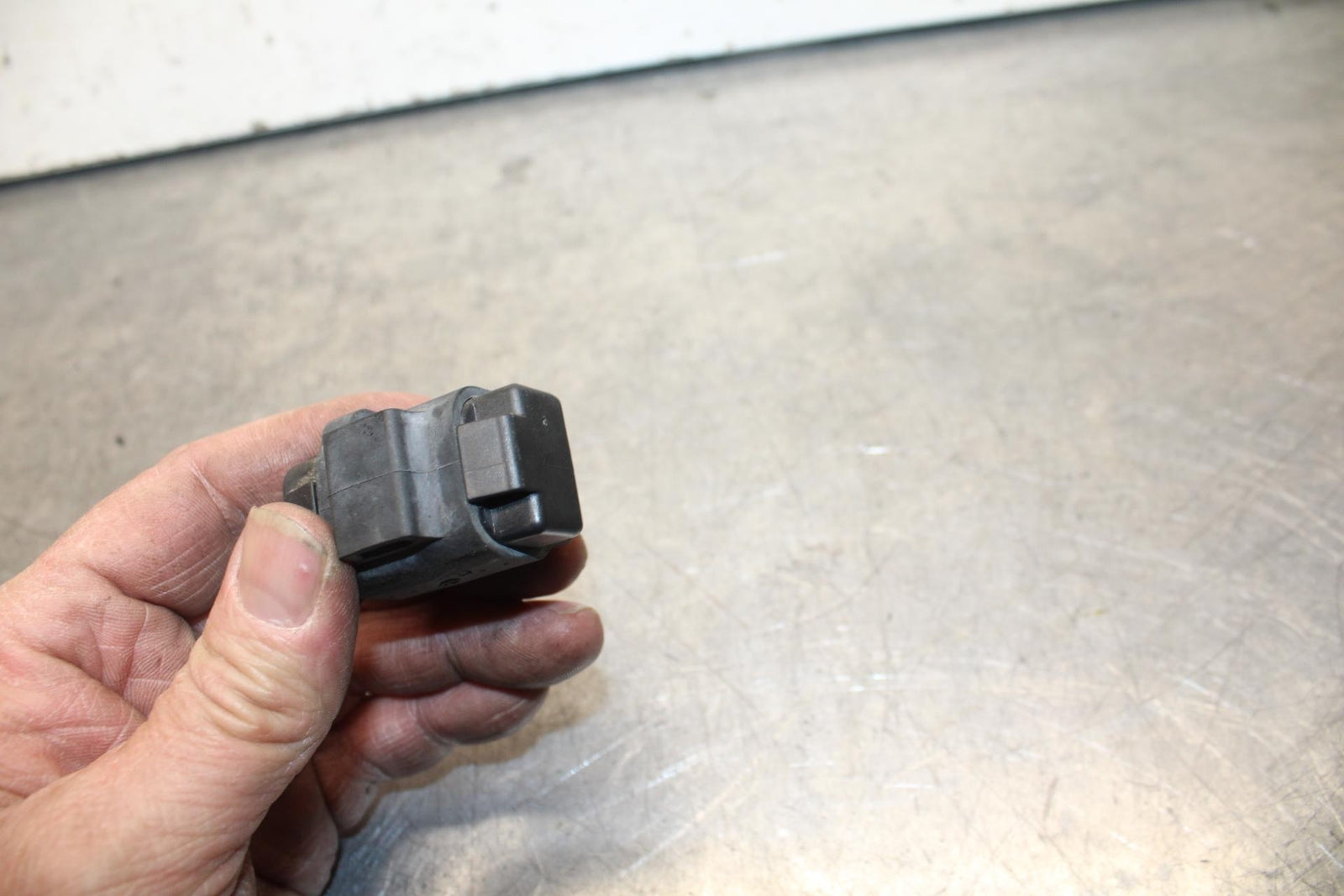 08-10 SUZUKI GSXR 600 750 TIP OVER BANK ANGLE CRASH SENSOR SWITCH  BB101