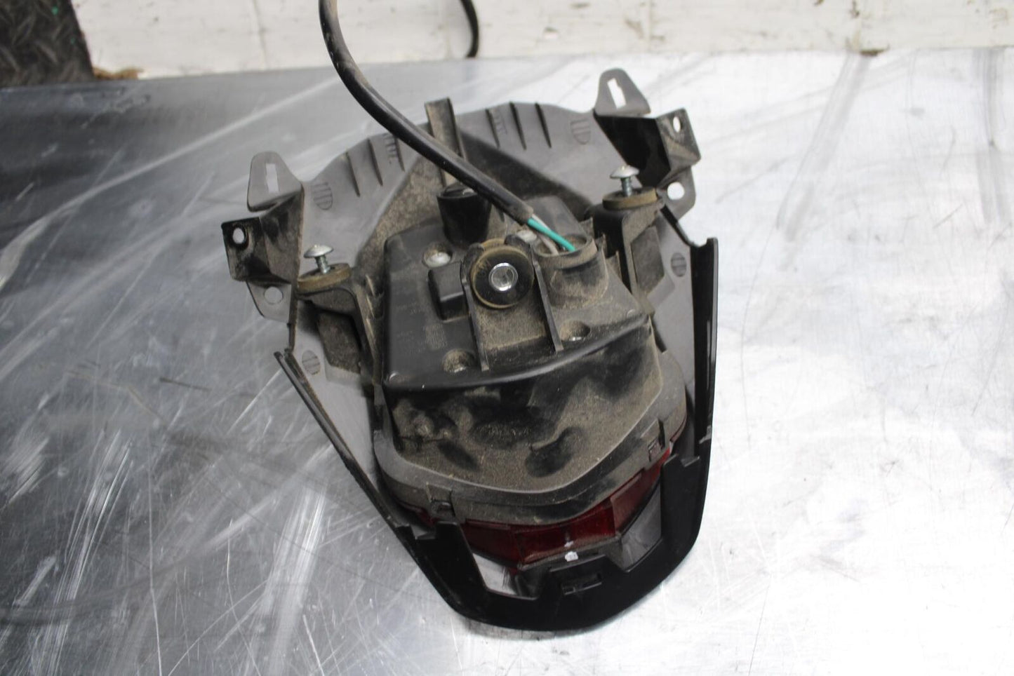 17-23 SUZUKI GSXR 250 GSX250RL8 REAR TAIL TAILLIGHT BACK BRAKE LIGHT BB490