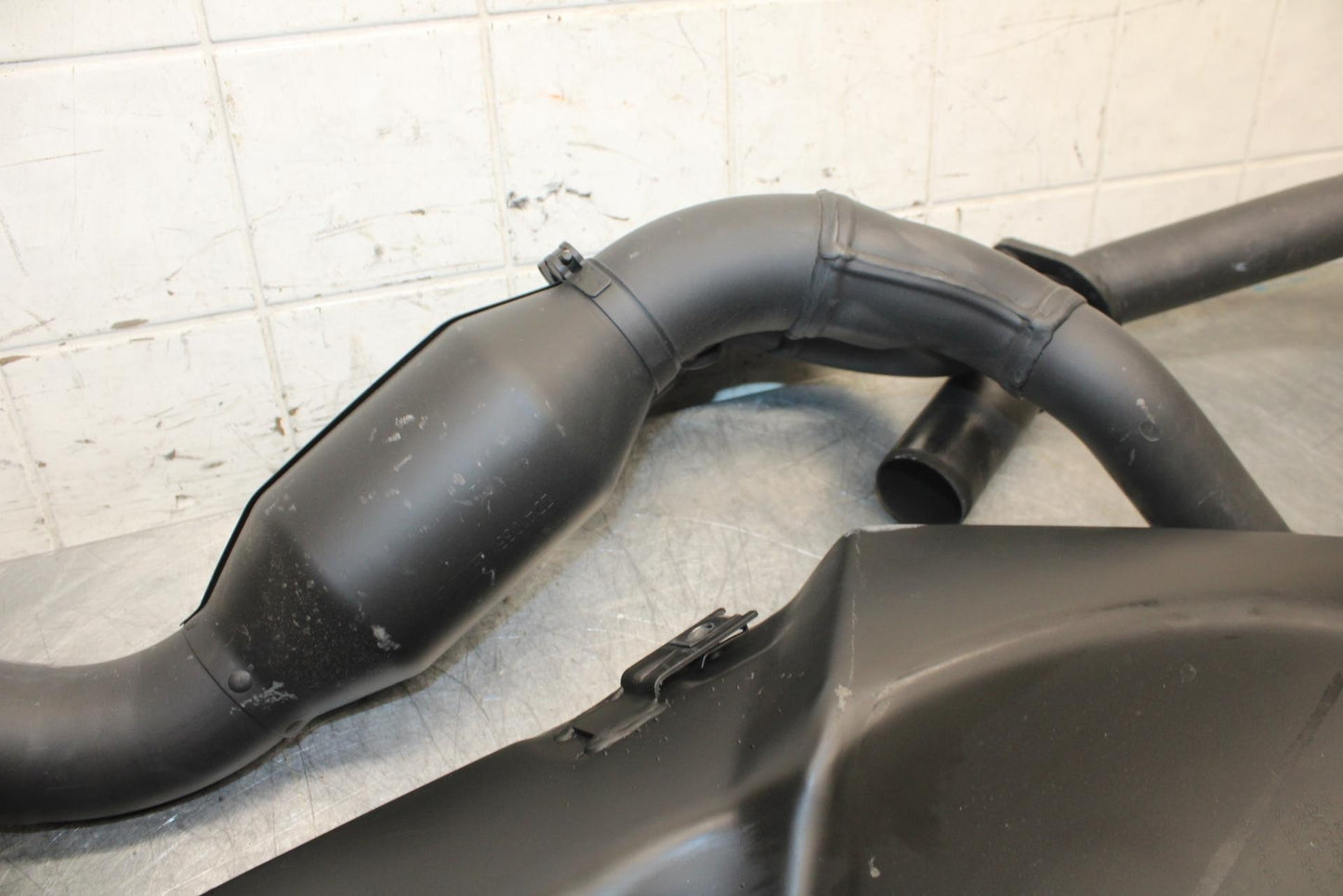 2009 Aprilia Shiver 750 SL750 FULL EXHAUST SYSTEM HEADERS PIPE MUFFLER BB506