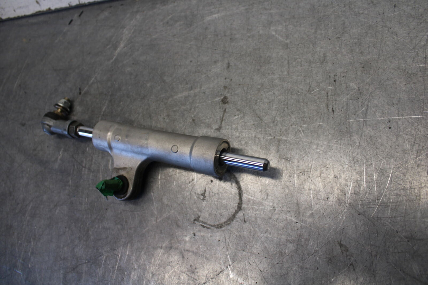 04 SUZUKI GSXR600 STEERING DAMPER STABILIZER 51750-40F50 BB676