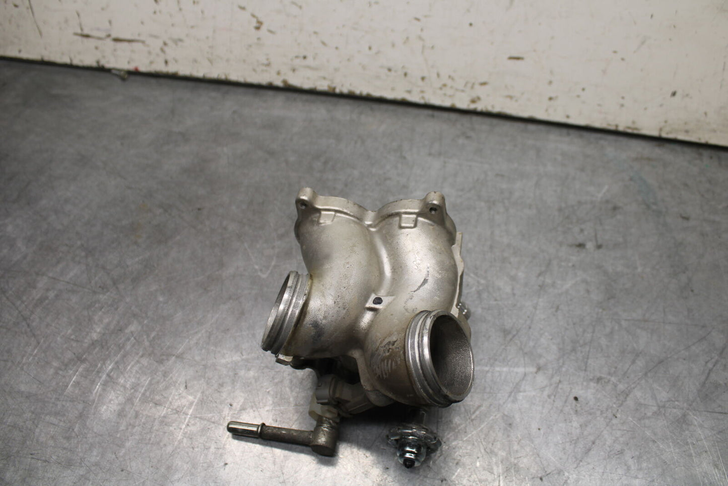 14-15 YAMAHA V STAR 1300 XVS1300CT TOURER AIR INTAKE MANIFOLD BB722