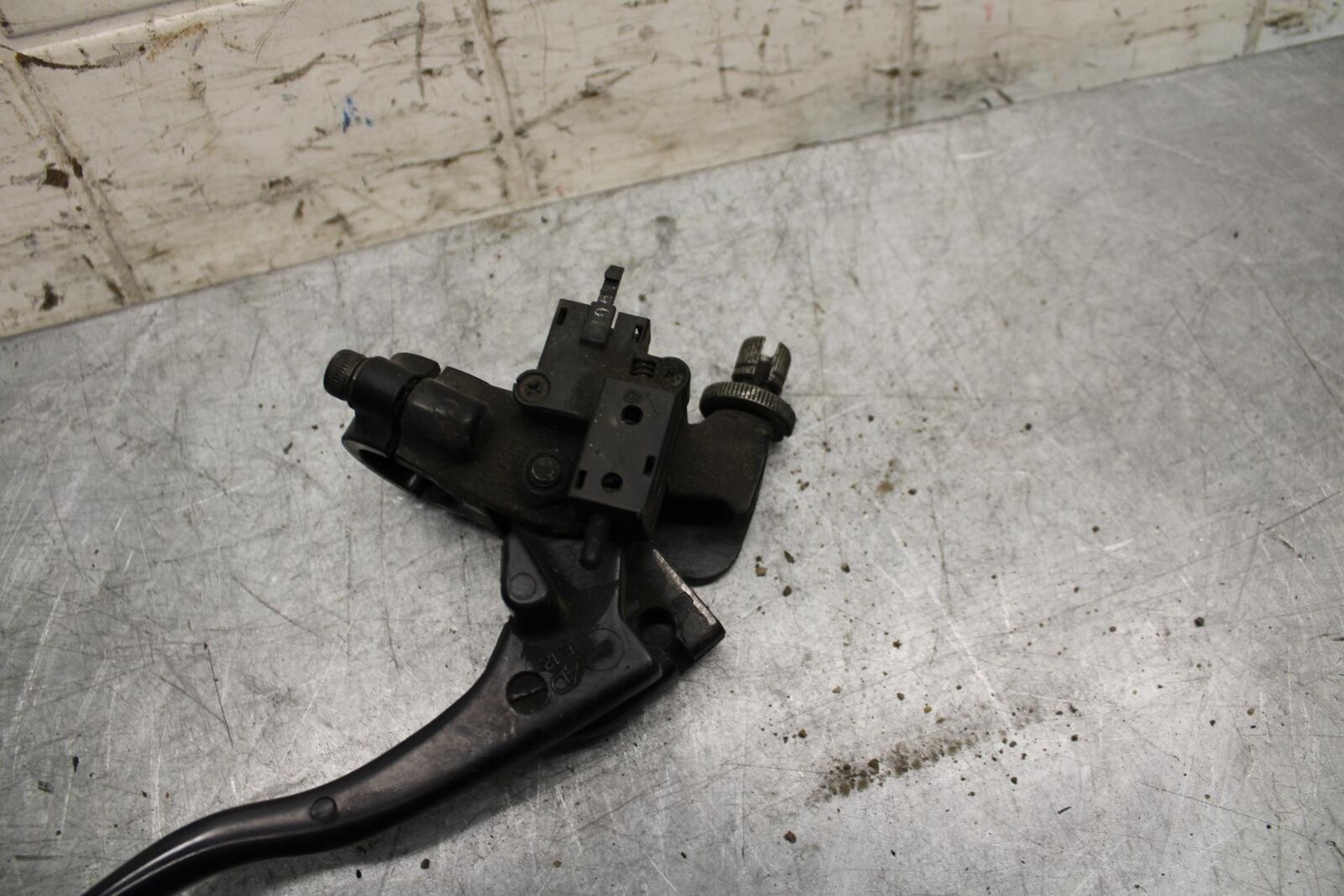 2001 Kawasaki Ninja ZX6 ZX600E CLUTCH PERCH MOUNT WITH LEVER  BB547