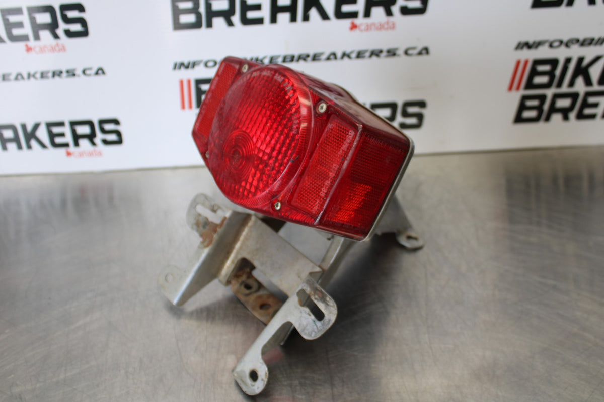 76-77 HONDA GOLDWING 1000 TAILLIGHT REAR TAIL BRAKE LIGHT BB171