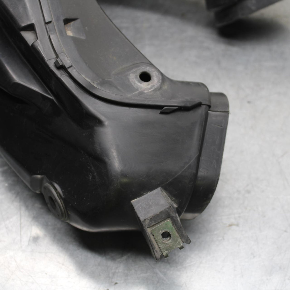 06-07 SUZUKI GSXR750 RIGHT LEFT AIR INTAKE DUCTS BB645