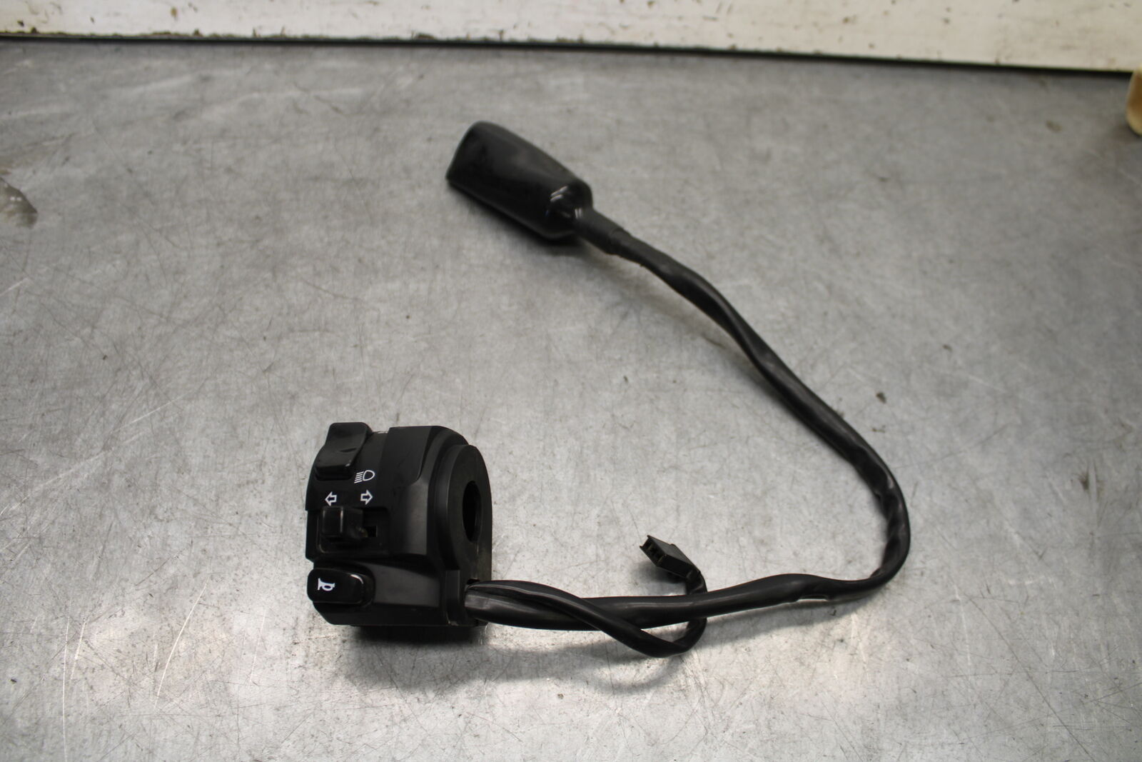 18-23 KAWASAKI NINJA 400 LEFT CLIP ON HANDLE HORN SIGNALS SWITCH SWITCHES BB660