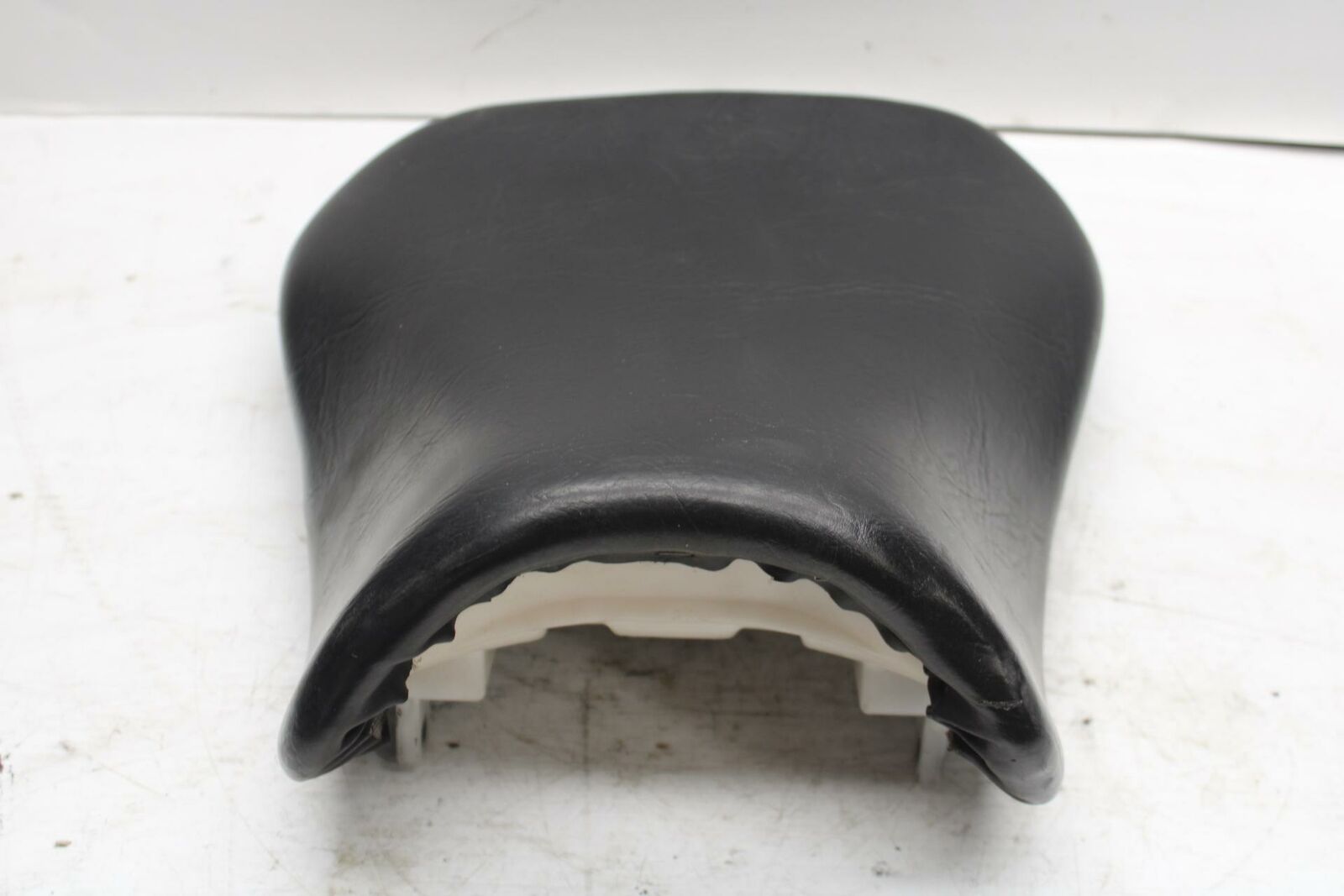 04-05 SUZUKI GSXR750 FRONT DRIVERS SEAT PAD SADDLE PILLION BB270