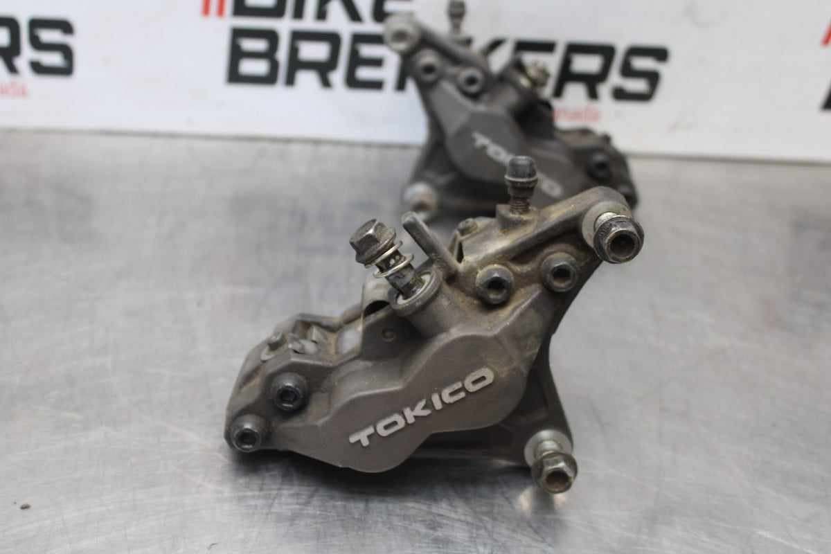 97-00 SUZUKI GSXR600 SRAD RIGHT LEFT FRONT BRAKE CALIPER SET PAIR CALIPERS BB921
