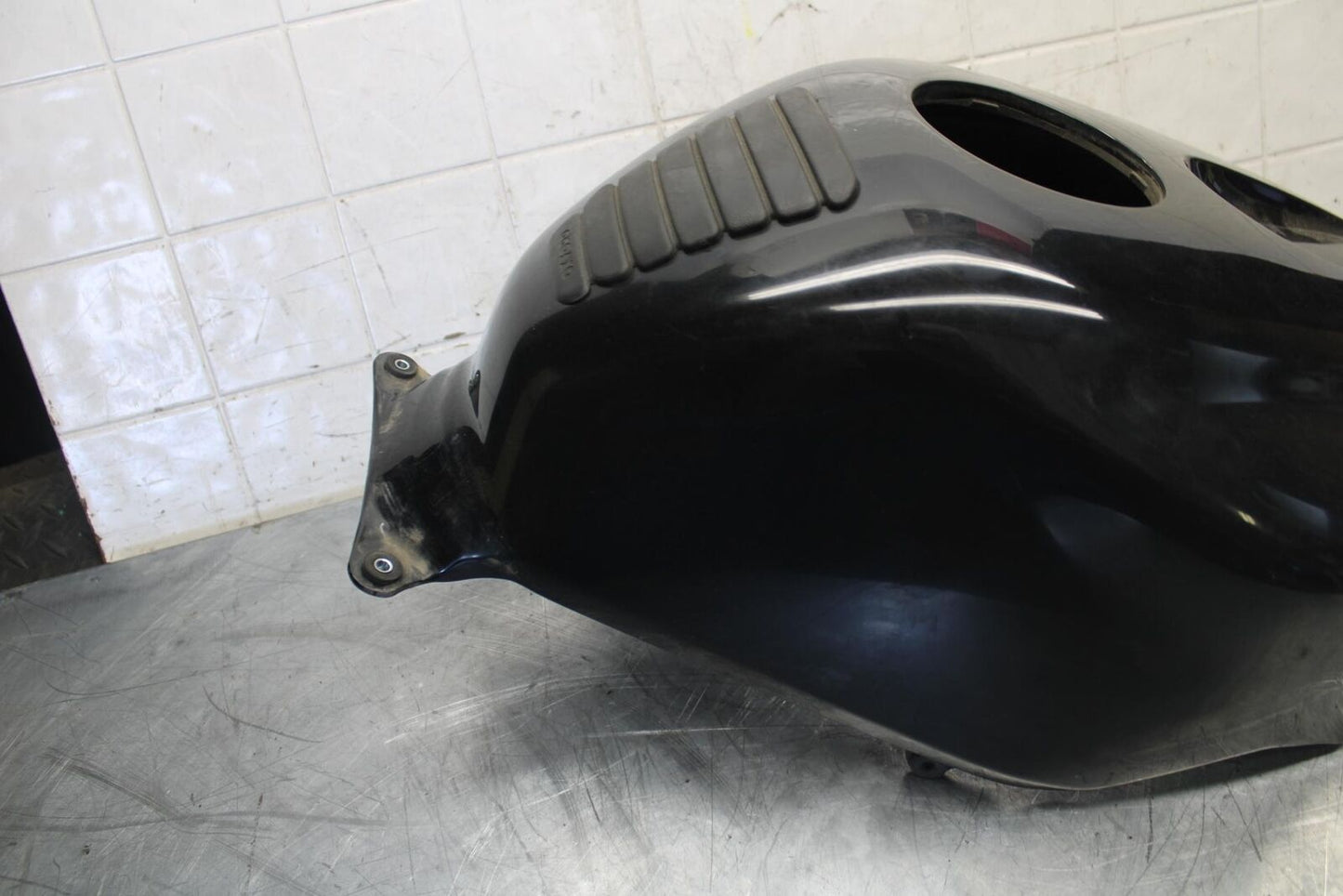 2004 Honda CBR600RR GAS TANK FUEL CELL COVER FAIRING COWL BB511