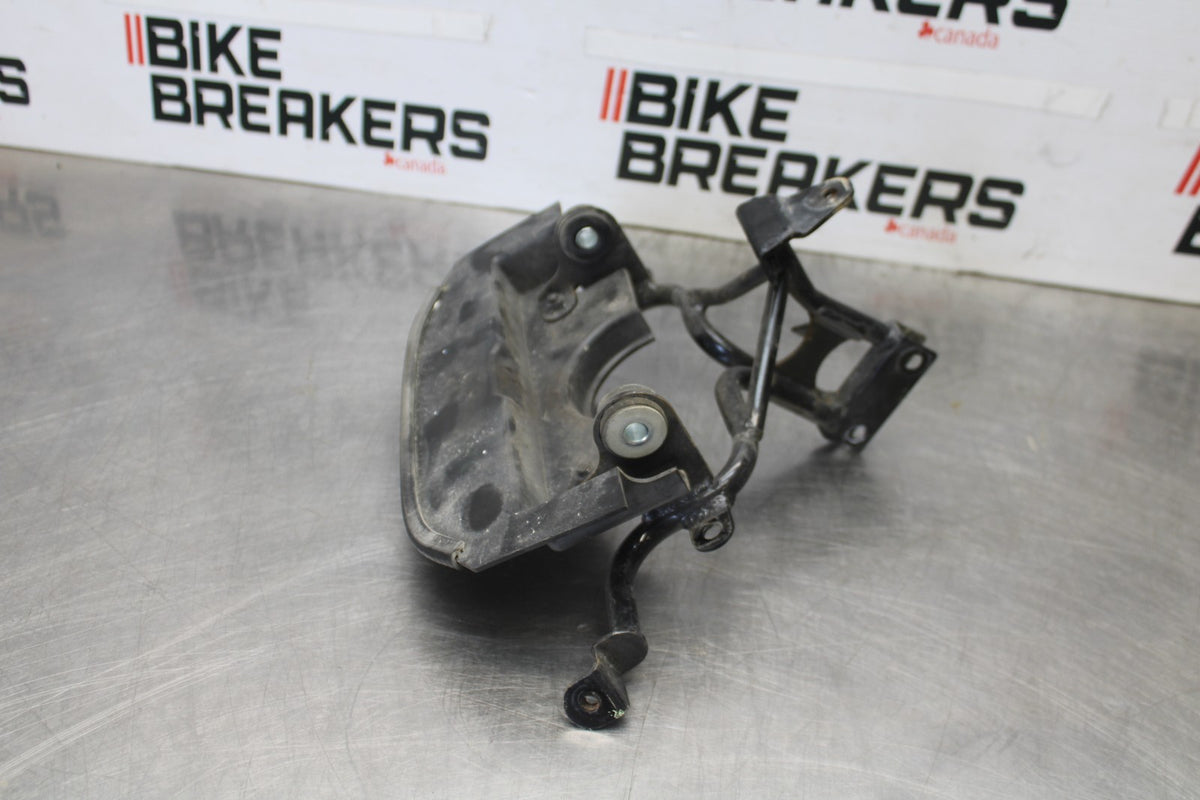 06 KAWASAKI KLR650 UPPER FAIRING MIRROR GAUGES STAY BRACKET BB919