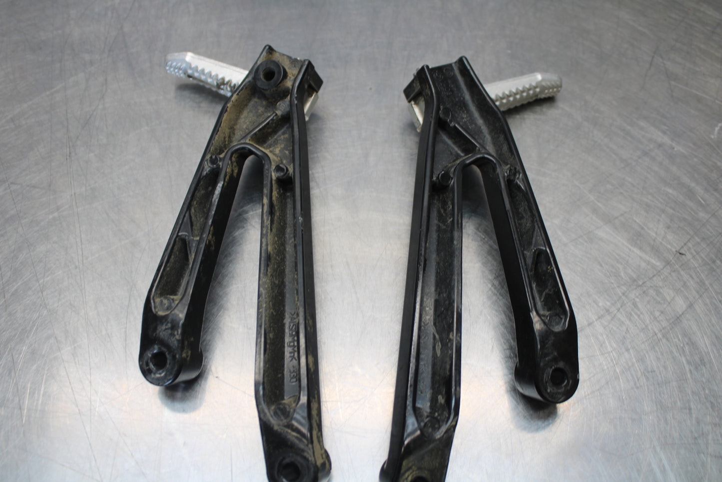 10-11 BMW S1000RR REAR BACK PASSENGER PEG SET PAIR BB168