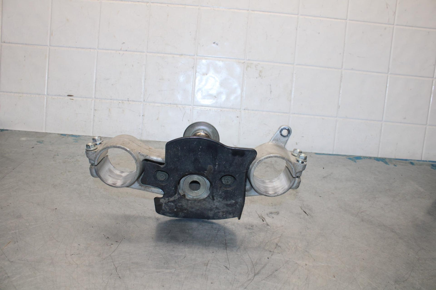 06-07 SUZUKI GSXR750 FRONT FORKS CLAMP LOWER TRIPLE TREE STEM BB424