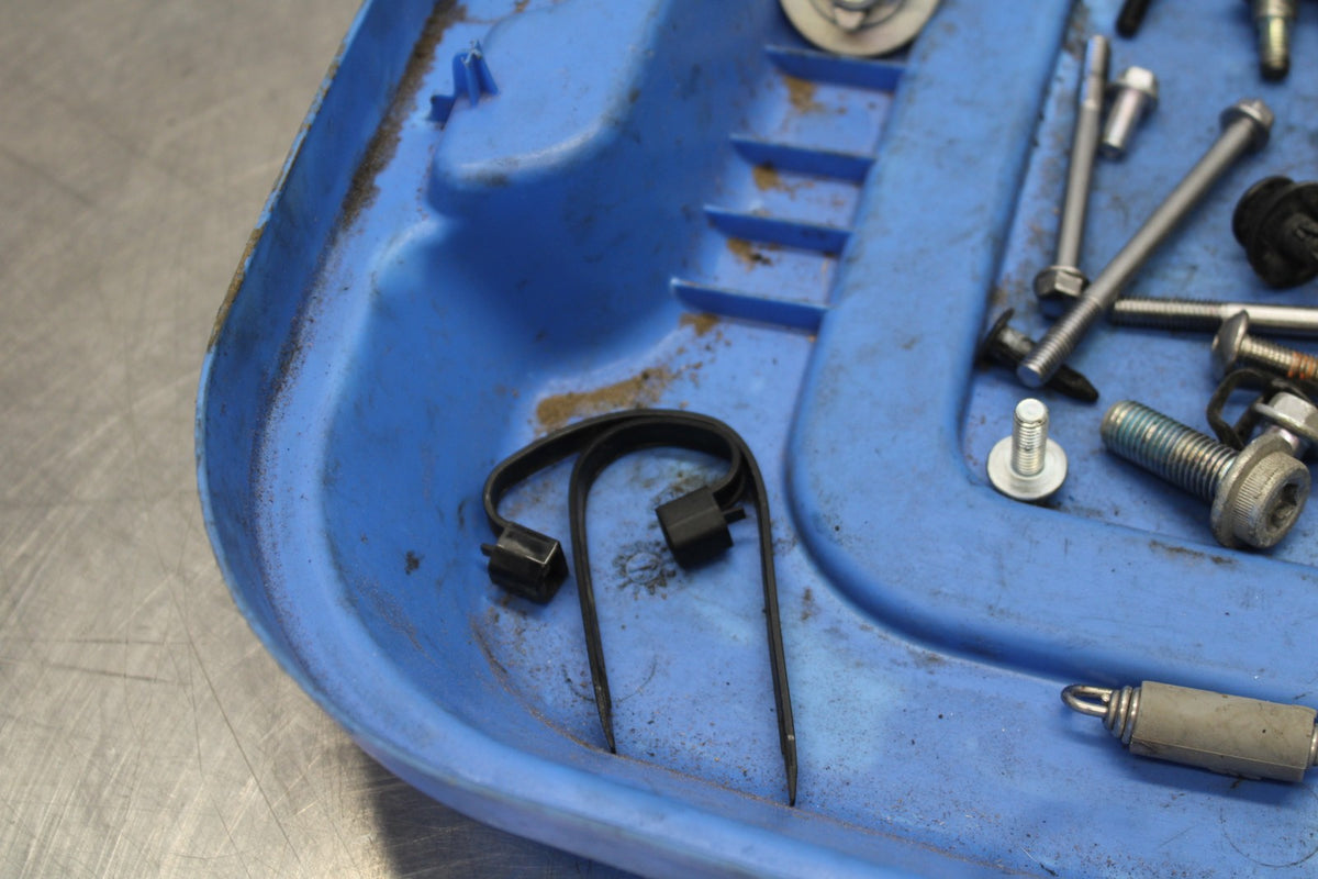 18 SUZUKI GSXR750 MOUNTING BOLTS HARDWARE SCREWS BB891