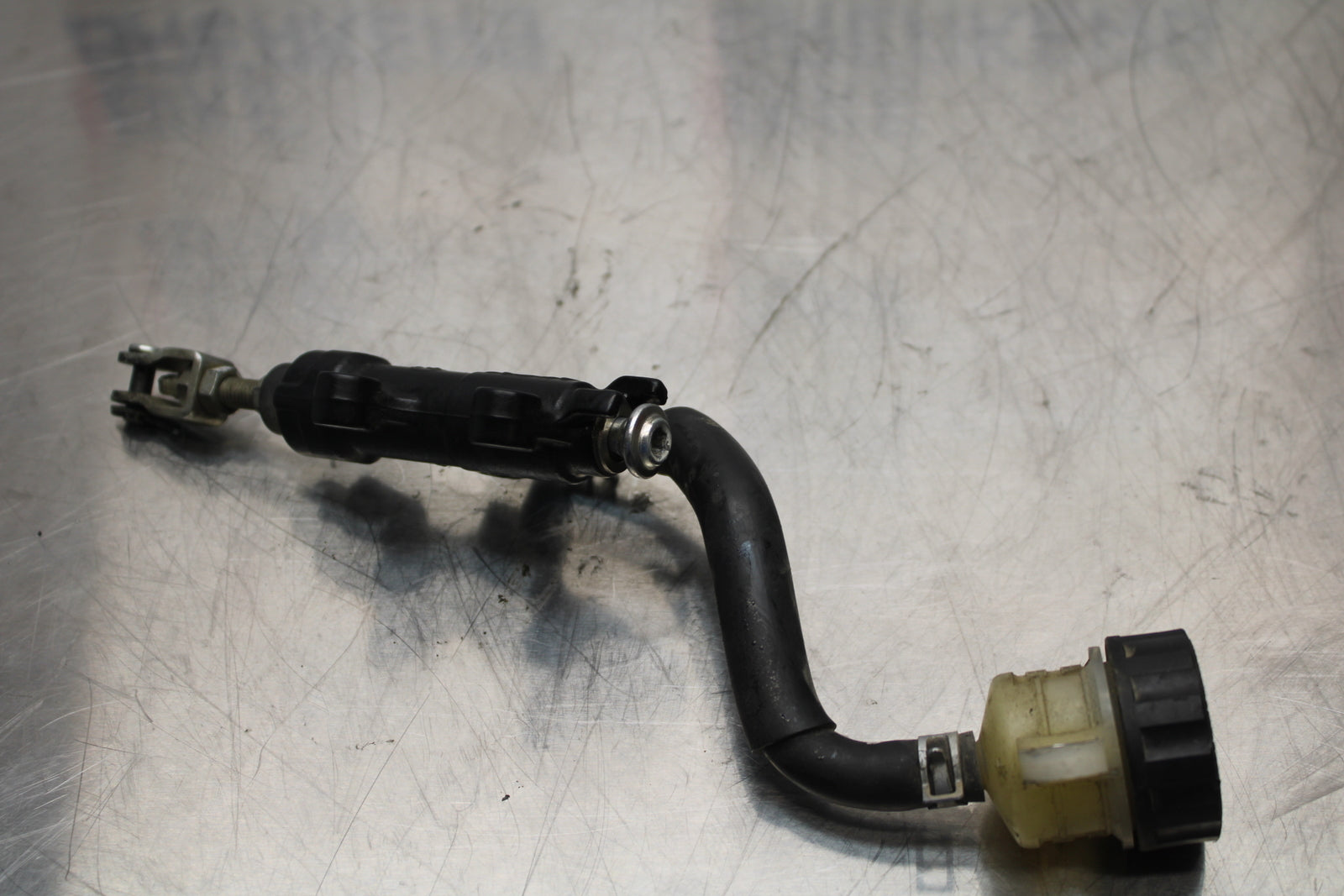 11 SUZUKI GSXR1000 REAR BACK BRAKE MASTER CYLINDER W RESERVOIR BB142