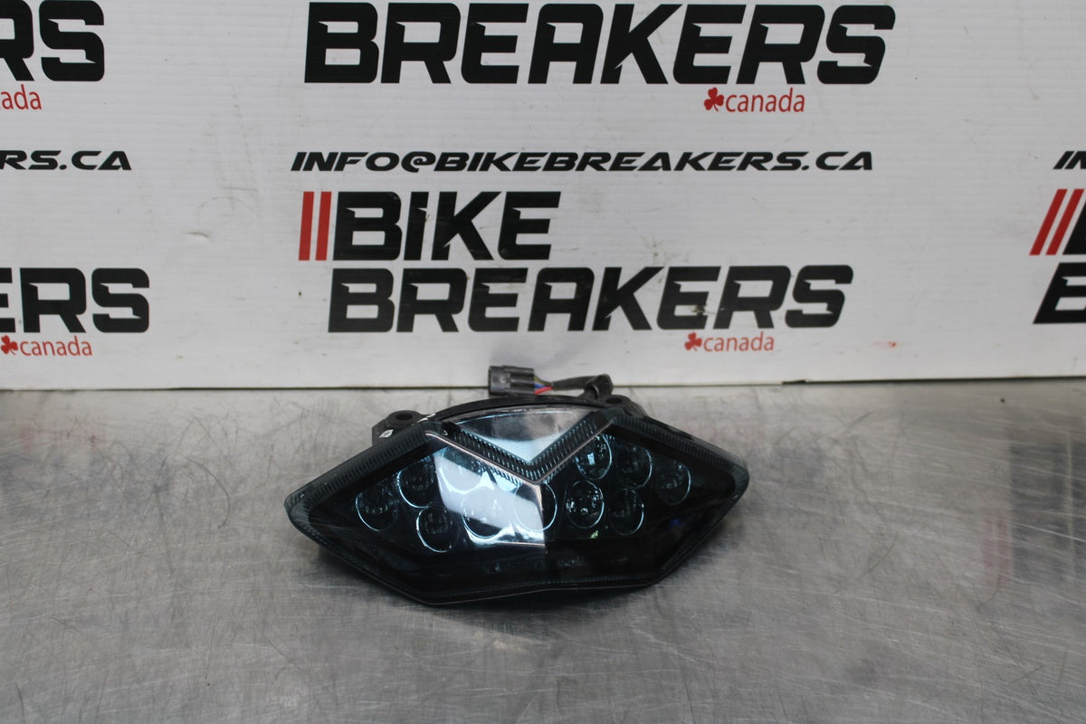 22 KAWASAKI NINJA 1000SX REAR TAIL TAILLIGHT BACK BRAKE LIGHT BB780