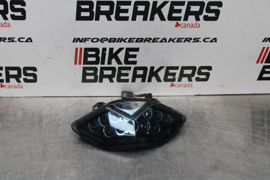 22 KAWASAKI NINJA 1000SX REAR TAIL TAILLIGHT BACK BRAKE LIGHT BB780
