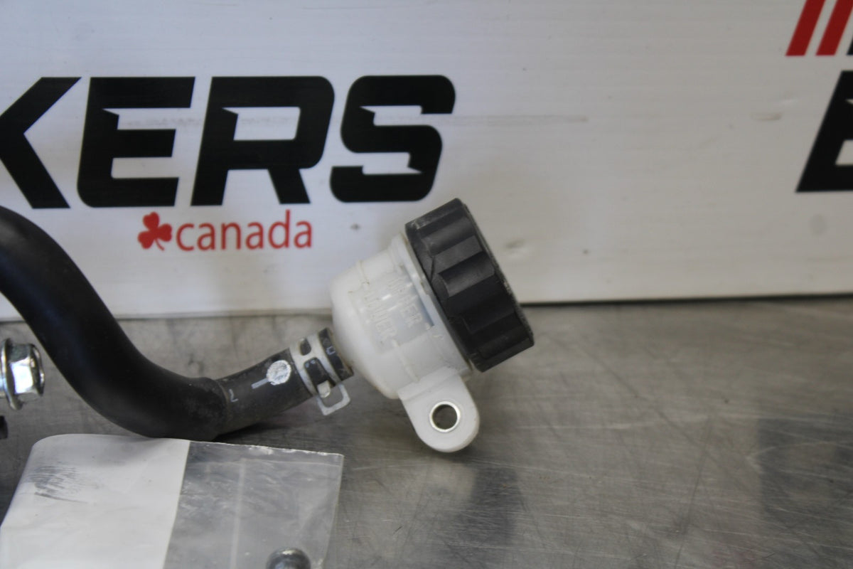 18 SUZUKI GSXR750 REAR BACK BRAKE MASTER CYLINDER W RESERVOIR BB891