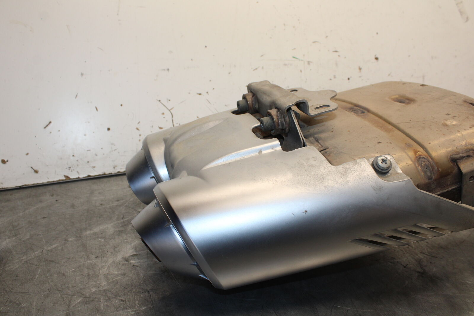 07-09 YAMAHA FZ6 EXHAUST PIPE MUFFLER SLIP ON CAN SILENCER 5VX-14710-01-00 BB713