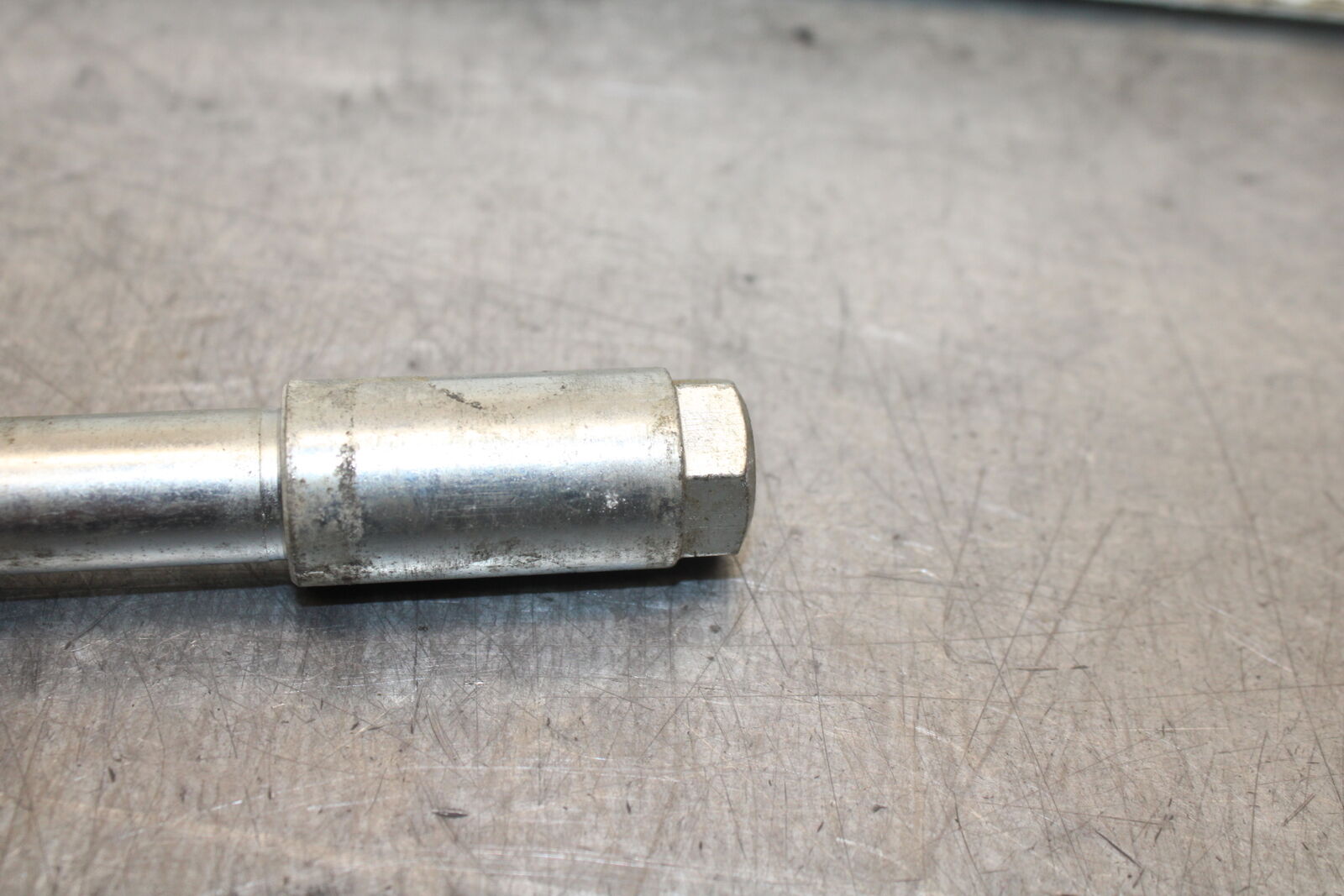 15-19 HONDA CBR300R FRONT WHEEL RIM AXLE PIVOT BOLT  BB112