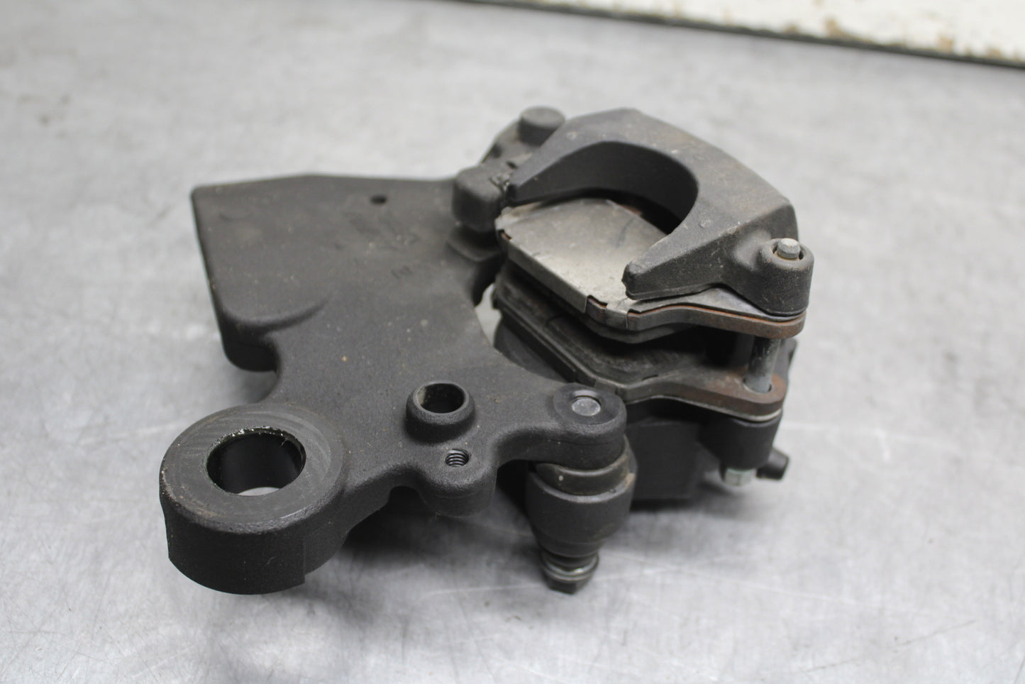 18-24 KAWASAKI NINJA 650 REAR BACK BRAKE CALIPER W MOUNT BRACKET BB725