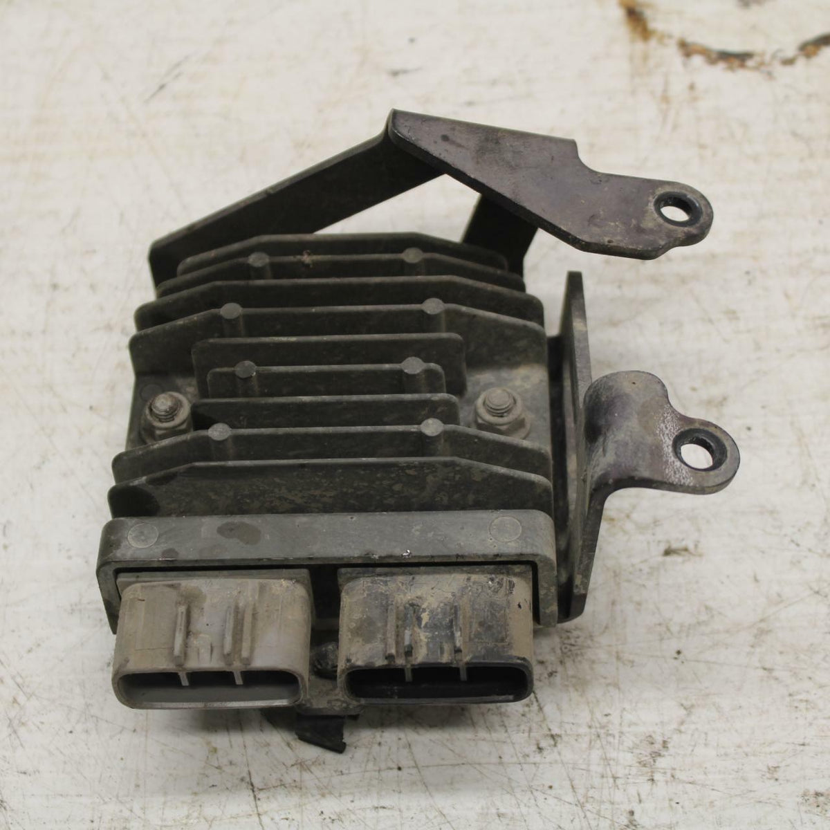 07-16 TRIUMPH STREET TRIPLE RECTIFIER VOLTAGE REGULATOR BB361