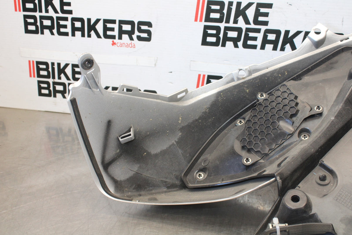 15-17 YAMAHA FJ09 LEFT FRONT UPPER MID SIDE FAIRING COWL PLASTIC BB906