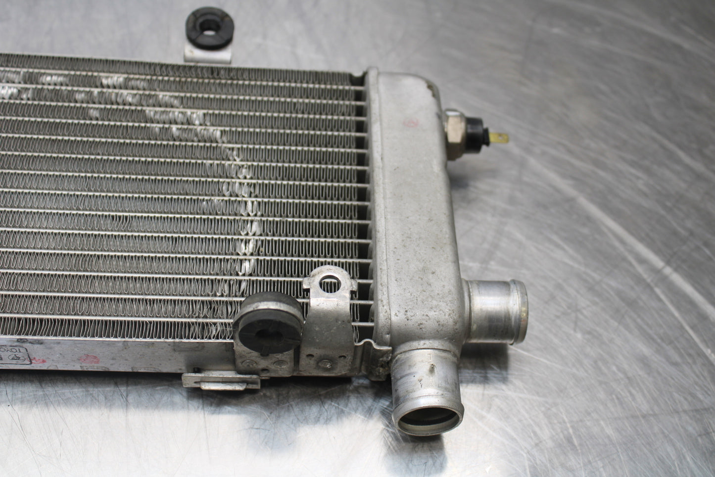 98-05 HONDA SUPER HAWK 1000 VTR1000F RIGHT ENGINE RADIATOR MOTOR COOLER BB152