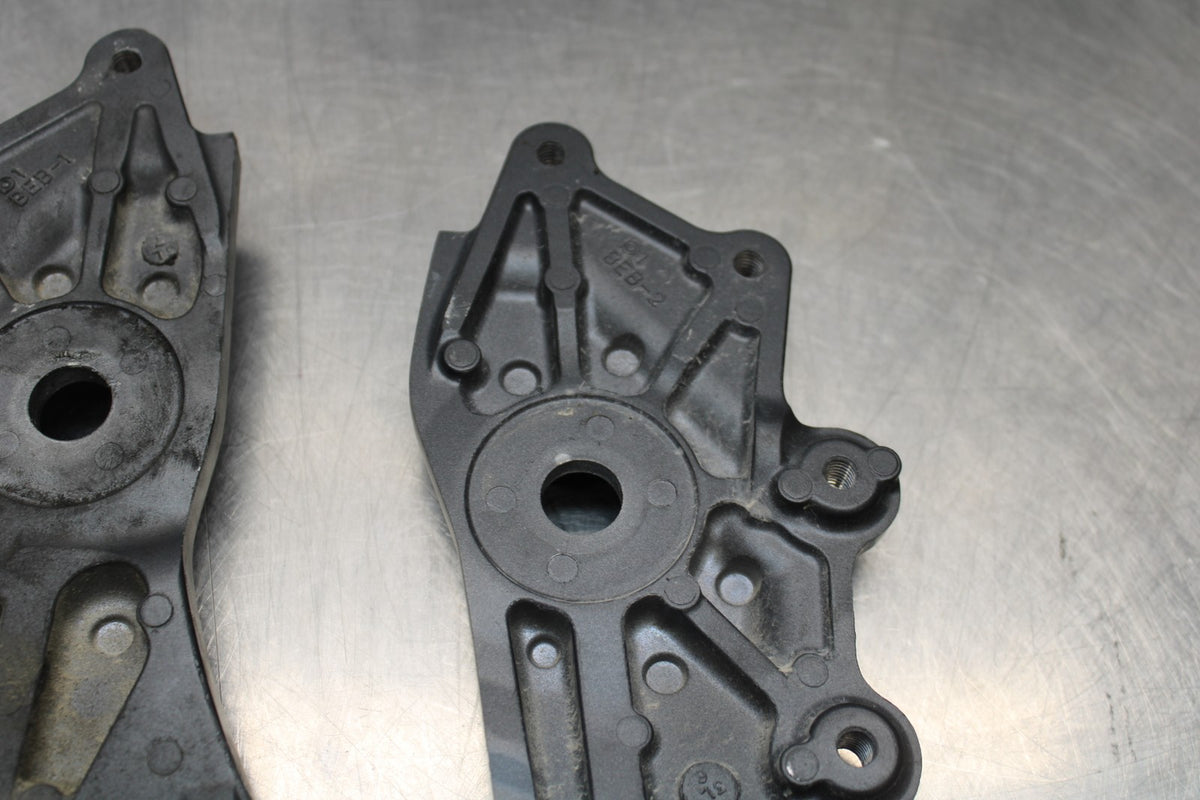 22-25 YAMAHA YZF R7 LEFT RIGHT FRAME REARSET BRACKETS MOUNTS BB182