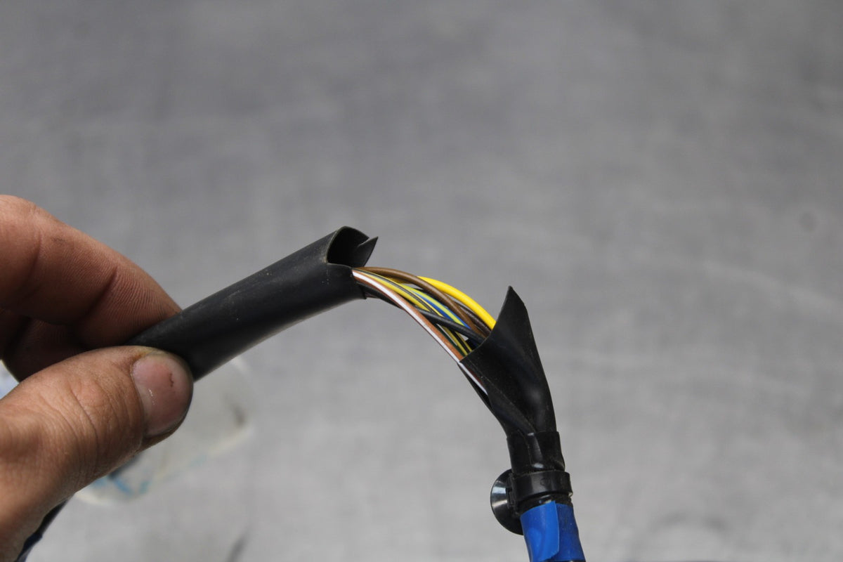 23 YAMAHA YZF R3 LEFT CLIP ON HANDLE HORN SIGNALS SWITCH SWITCHES bb806