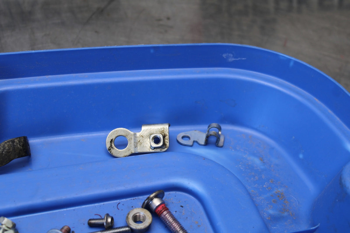 25 KAWASAKI Z900 MOUNTING BOLTS HARDWARE SCREWS BB928