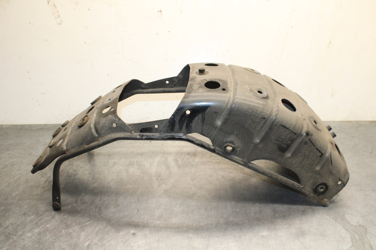 04 SUZUKI INTRUDER 800 REAR BACK FENDER SUPPORT FRAME SUBFRAME BB758