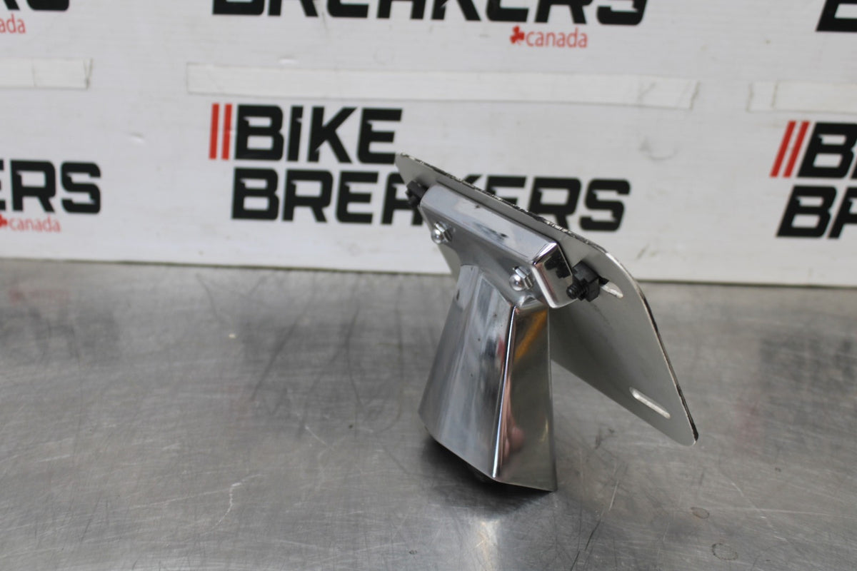 05-09 SUZUKI BOULEVARD C90 LICENSE PLATE BRACKET MOUNT BB918