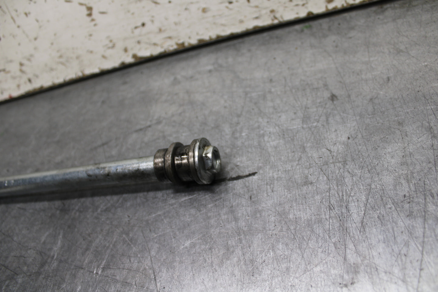 24 KAWASAKI NINJA 500 ABS FRONT WHEEL RIM AXLE PIVOT BOLT BB744