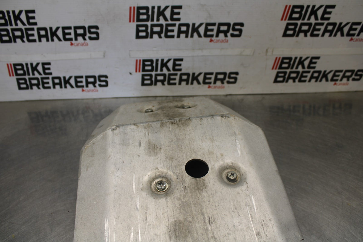 19 BMW F750GS SKID PLATE TRAY LOWER ENGINE FRAME GUARD BB938