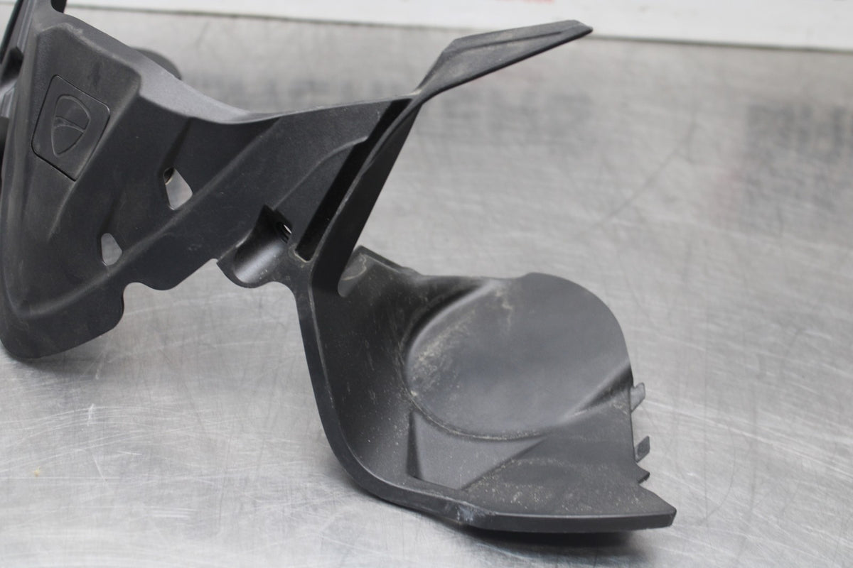 16 DUCATI 959 PANIGALE FRONT CENTER COWL FAIRING BB912