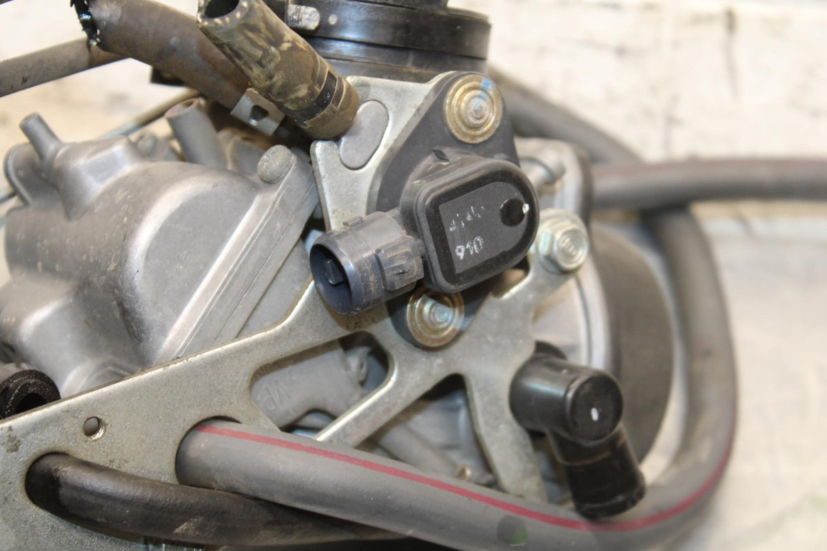 2000 Honda Super Hawk 1000 VTR1000F CARBS CARBURETORS BB577