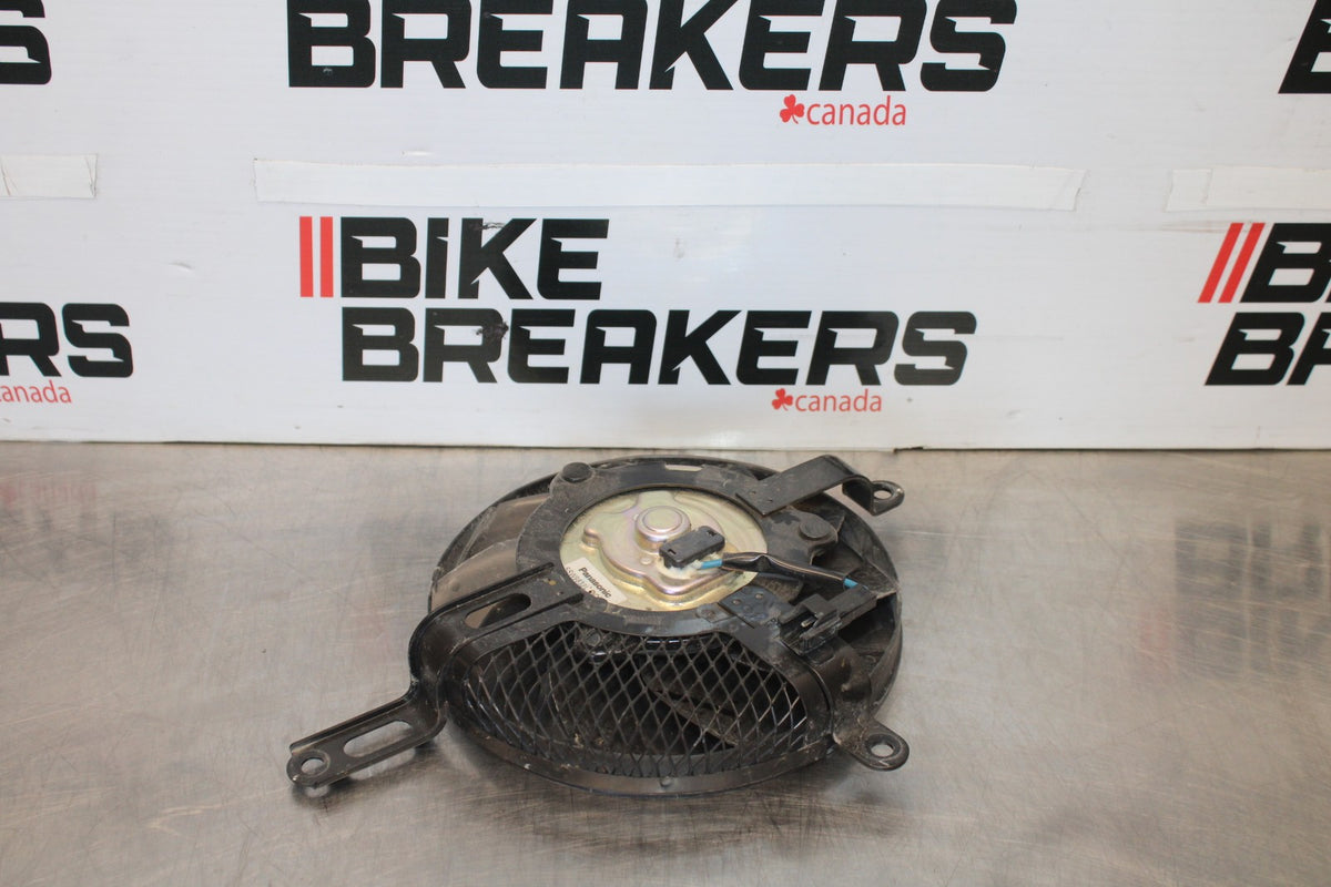 18 SUZUKI GSXR750 ENGINE RADIATOR COOLING FAN BB891