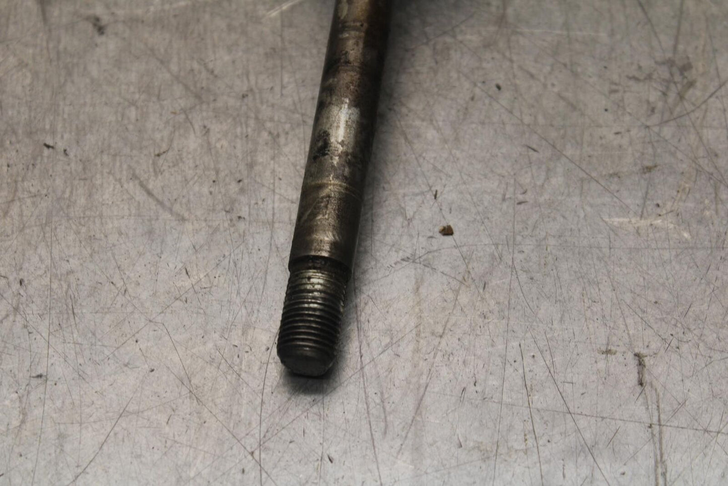 1988 Yamaha FZ600 FRONT WHEEL RIM AXLE PIVOT BOLT 10W-25381-00-00 BB601
